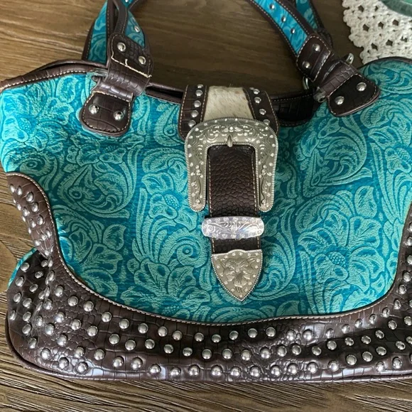 Purse - Picture 1 of 3